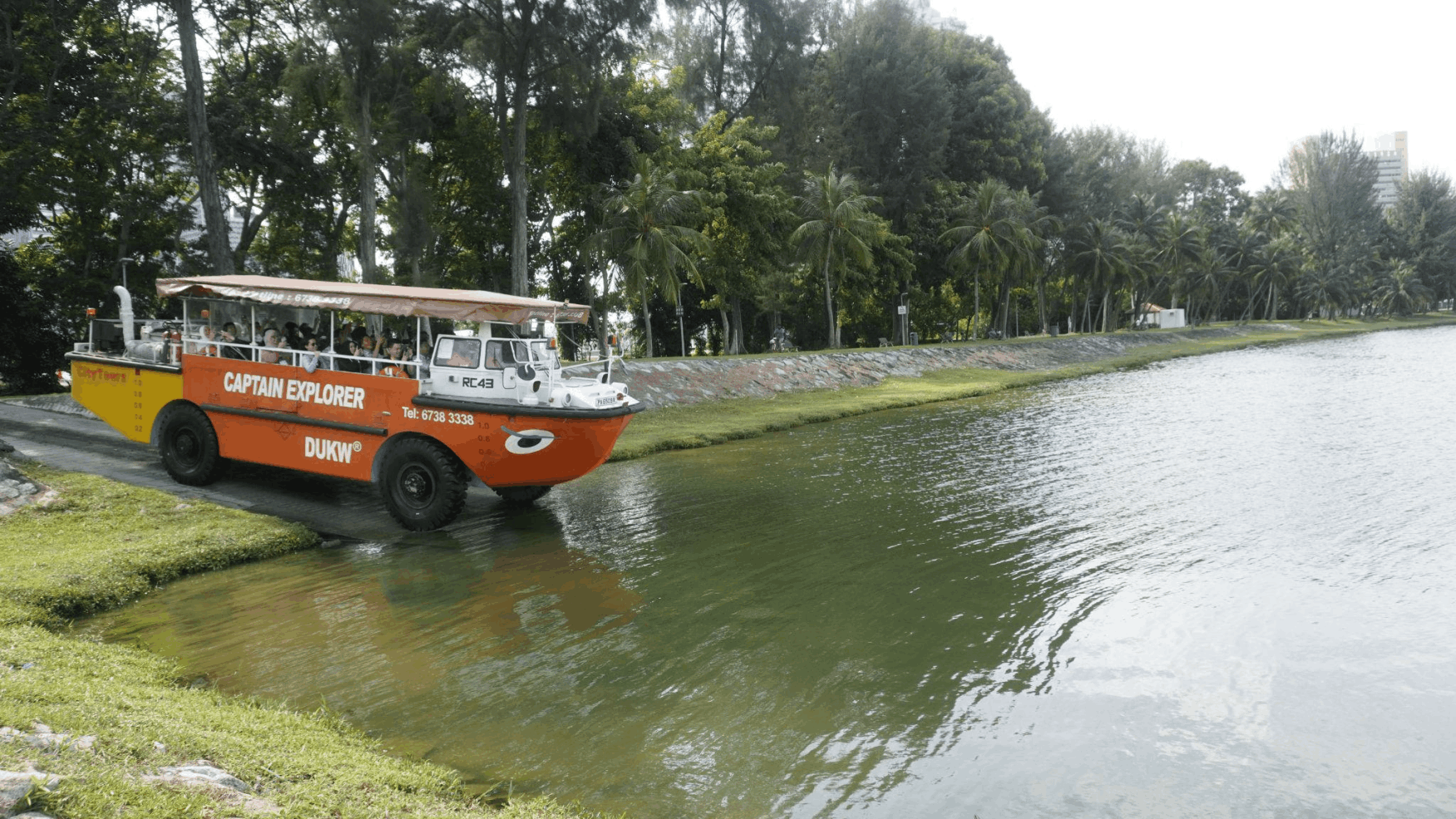 Captain Explorer SIngapore DUKW DUCK Tour
