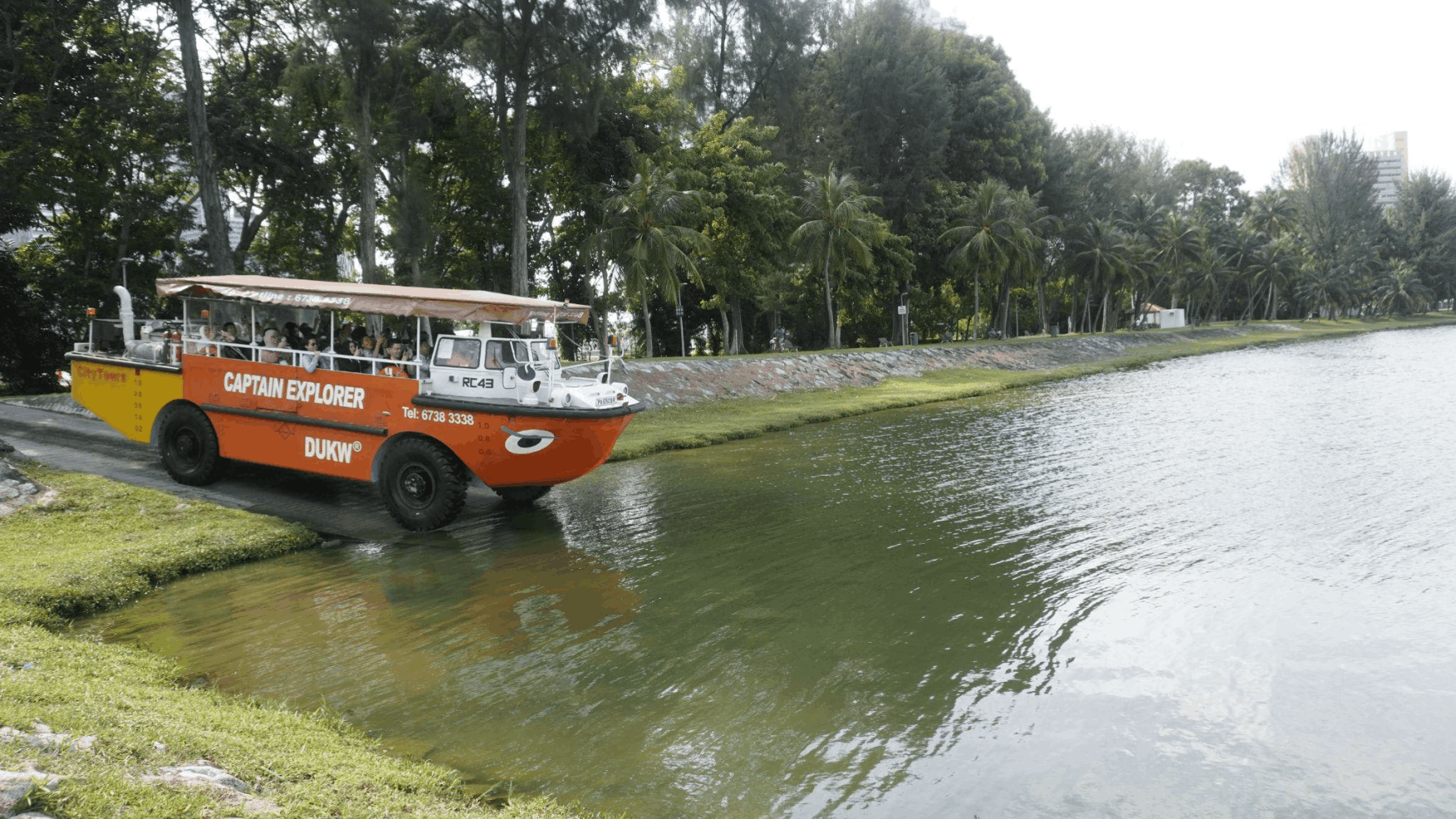 Family-Friendly Captain Explorer DUKW Tours Singapore