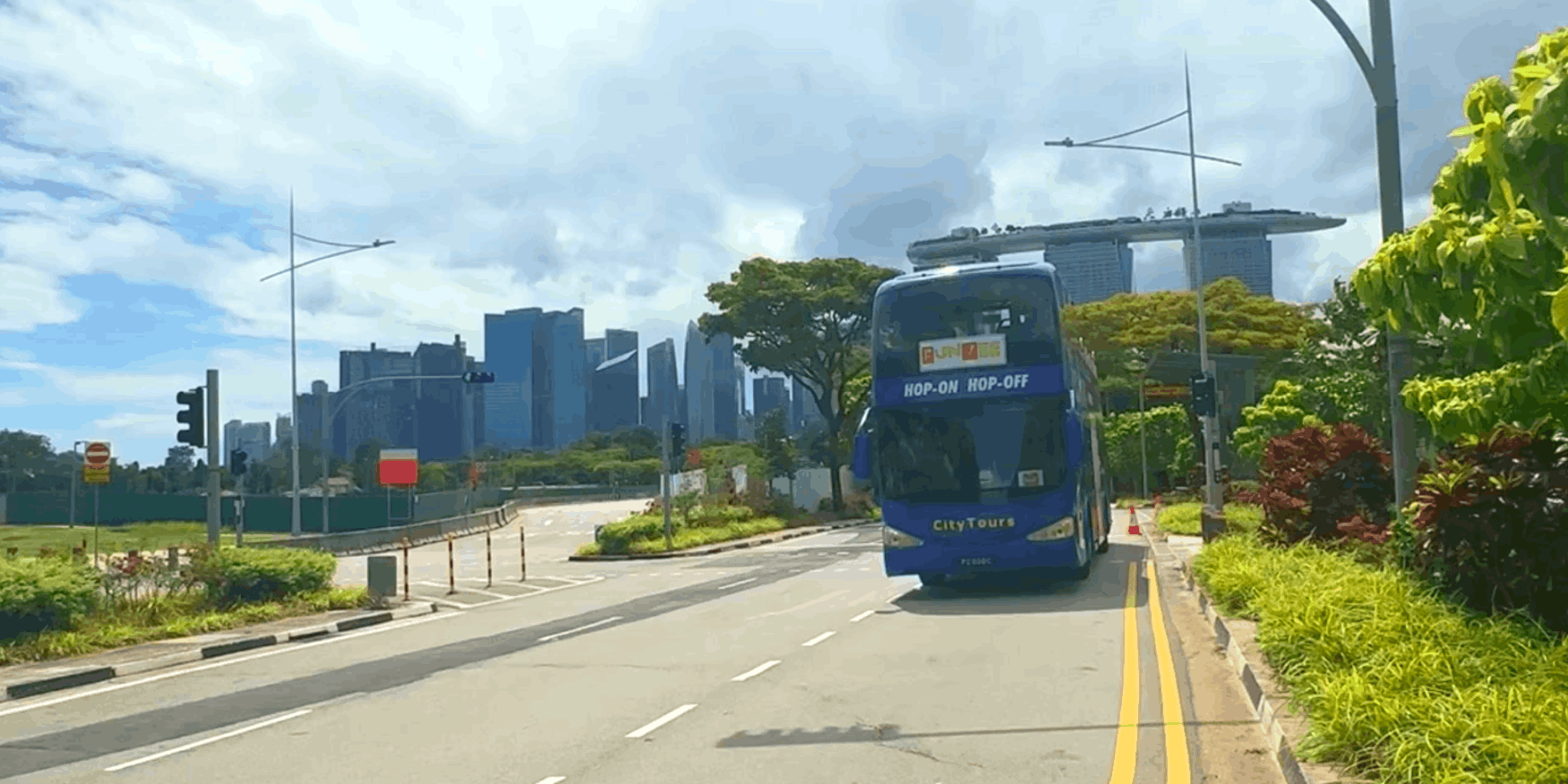 FUNVEE Hop On Hop Off Family-Friendly Singapore Tour 