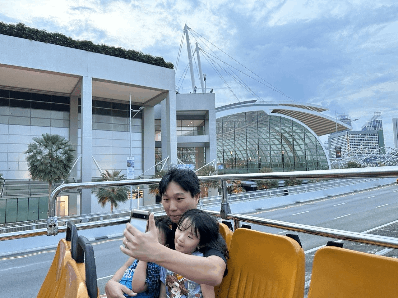 FunVee Open-top Family Hop-on Hop-off Singapore City Tour