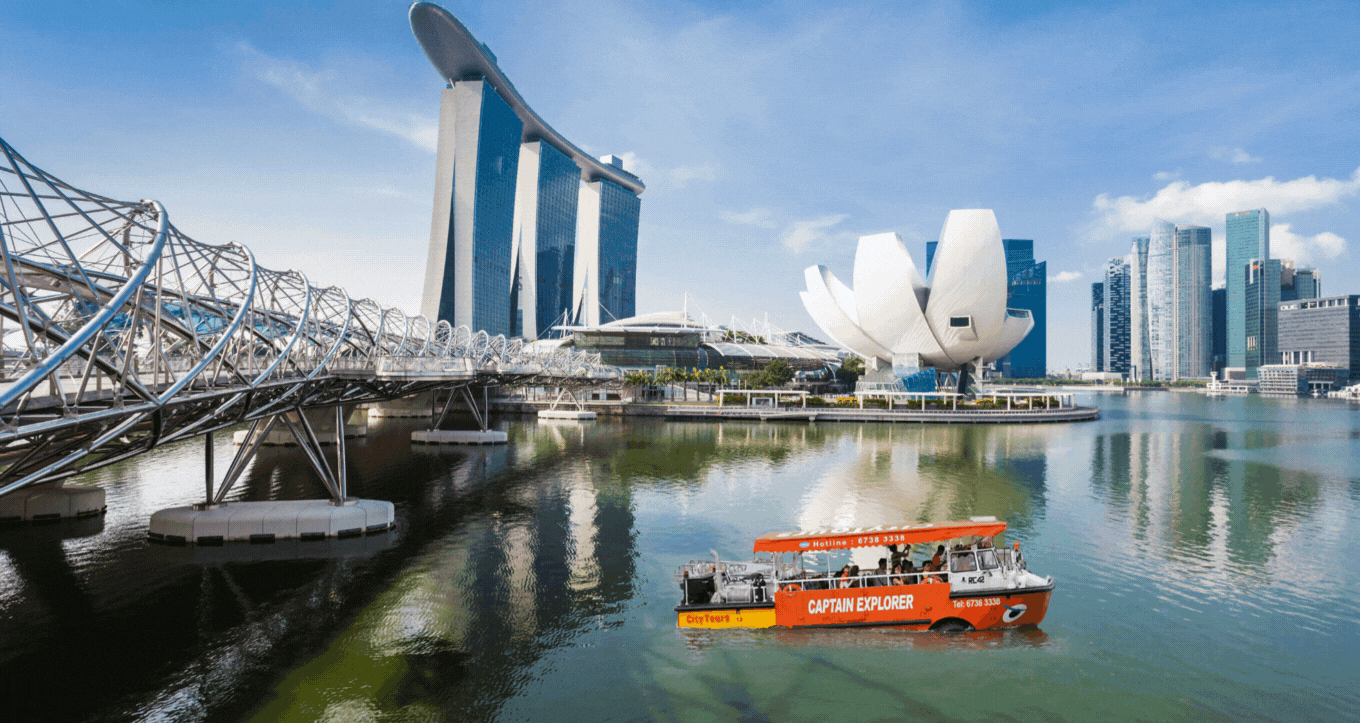 Singapore Flyer with Captain Explorer DUKW DUCK Tour